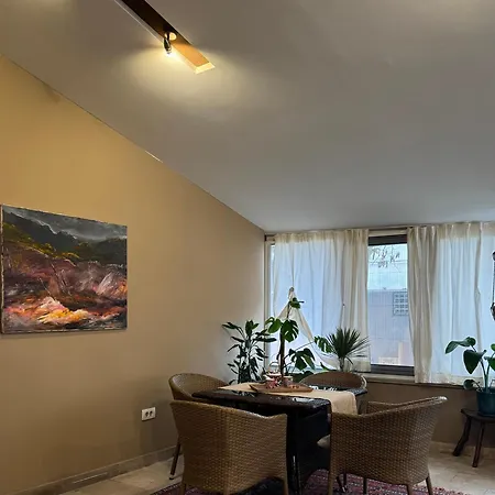 Cozy At The Market Apartment
